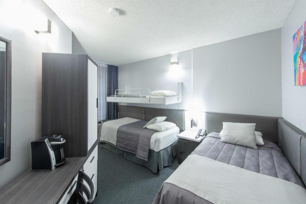 Triple Room with Three Single Beds - Non-Smoking